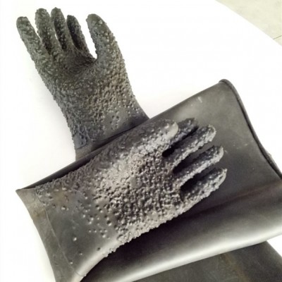 Gloves for sand blasting machines